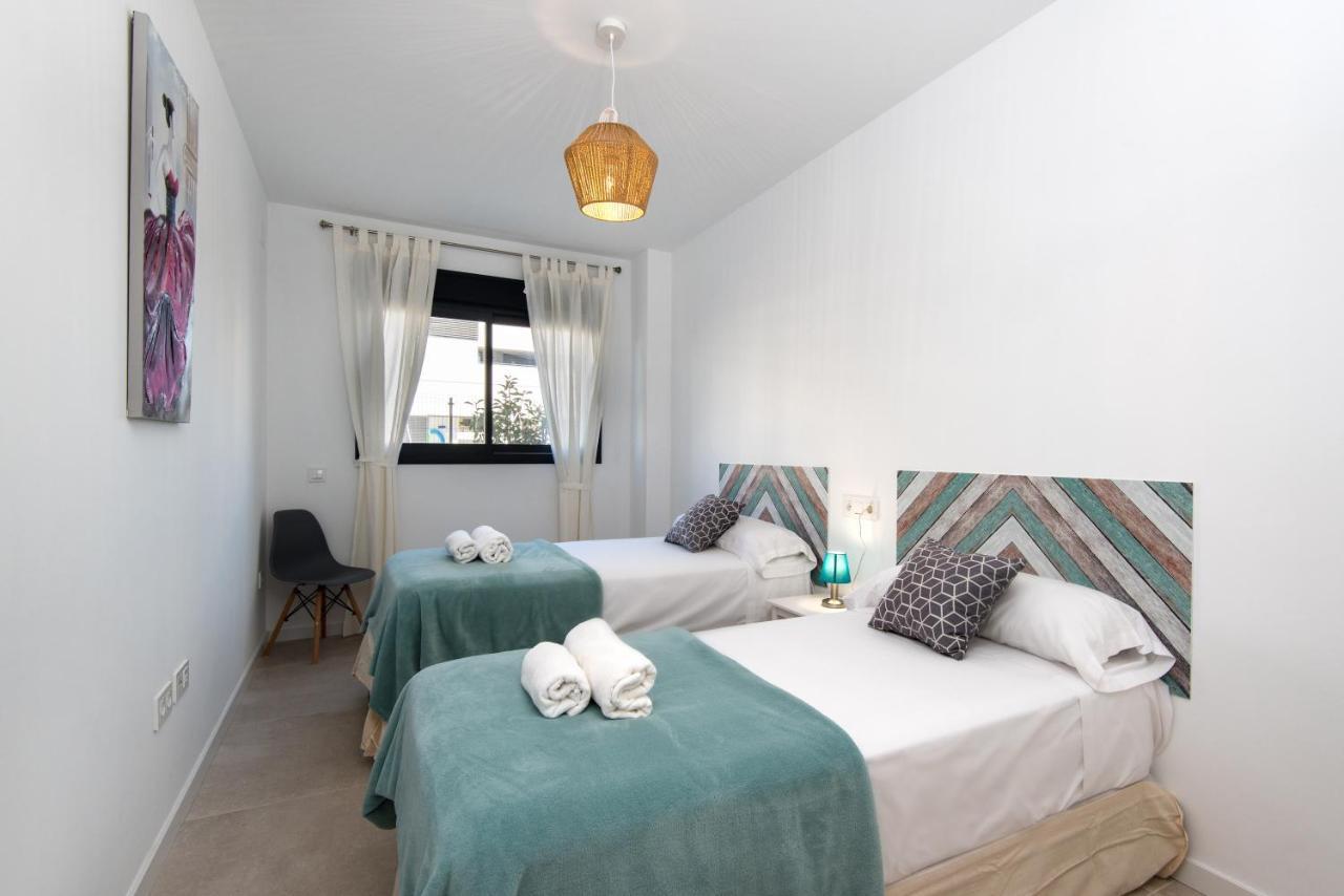 Alamar The Best Luxury Apartment On The Beach 托雷莫利诺斯 外观 照片