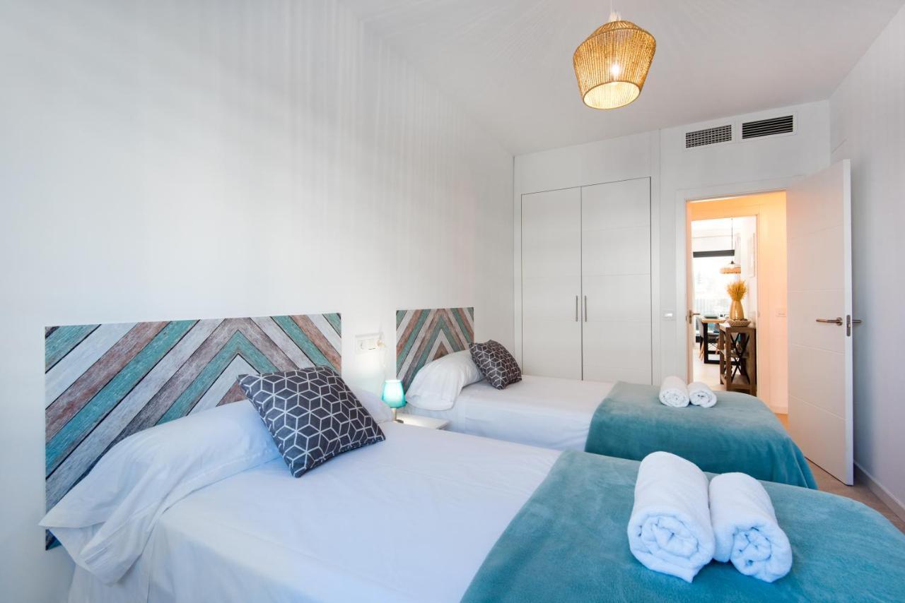 Alamar The Best Luxury Apartment On The Beach 托雷莫利诺斯 外观 照片