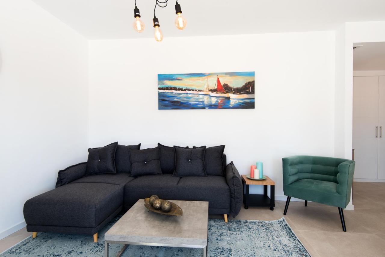 Alamar The Best Luxury Apartment On The Beach 托雷莫利诺斯 外观 照片